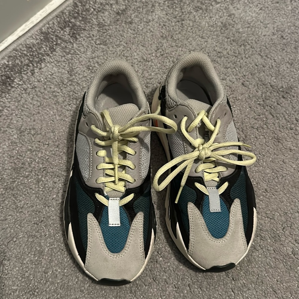 Yeezys boost 700 wave runner